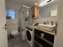 Bad Whg OG links Vermietetes Mehrfamilienhaus in Stadtn�he zur Anlage zu verkaufen | Rendite ca. 5% | Gewerbeeinheit + 2 Wohnungen | provisionsfrei