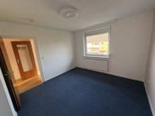 Zimmer Lichtdurchflutet & einladend: Sonniges Wohnen auf 2,5-Zimmer mit Balkon und Garage