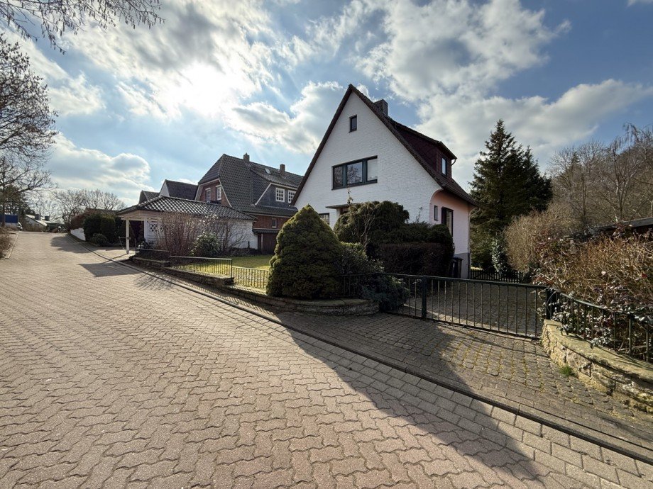 Stra�enansicht Einfamilienhaus M�lln