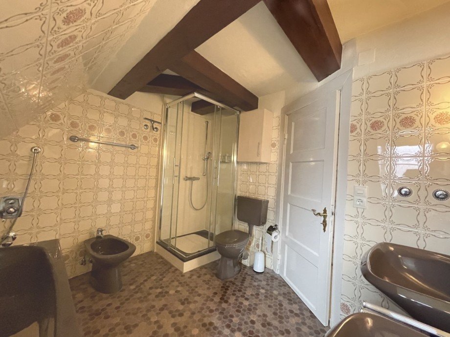 Vollbad im Dachgeschoss Haus M�lln