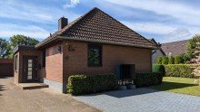 Frontansicht Sanierter und modernisierter Bungalow mit perfekter Energieeffizienz und 171m� Wohn- und Nutzfl�che in ruhiger Lage