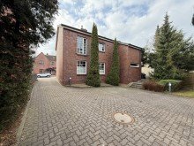 R�ckansicht Vermietetes Mehrfamilienhaus in Stadtn�he zur Anlage zu verkaufen | Rendite ca. 5% | Gewerbeeinheit + 2 Wohnungen | provisionsfrei
