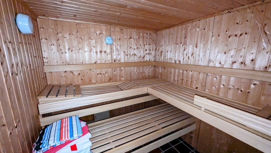 Sauna Doppelhaush�lfte Schwarzenbek