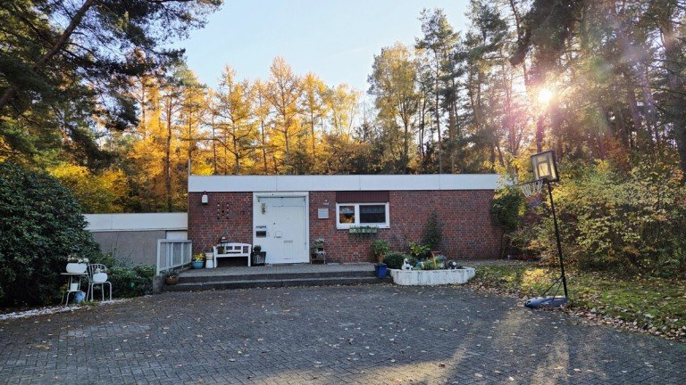  M�lln Einfamilienhaus Wohnen direkt am Wald: Bungalow mit gro�em Grundst�ck in naturnaher Lage von M�lln zu verkaufen