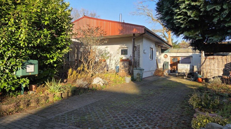 Au�enansicht M�lln Doppelhaush�lfte Wo die Ruhe wohnt: Lichtdurchflutetes Wohngl�ck in M�llner Naturidylle provisionsfrei zu verkaufen