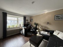 Wohnzimmer Whg OG rechts Vermietetes Mehrfamilienhaus in Stadtn�he zur Anlage zu verkaufen | Rendite ca. 5% | Gewerbeeinheit + 2 Wohnungen | provisionsfrei