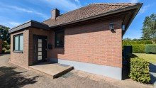 Eingang Sanierter und modernisierter Bungalow mit perfekter Energieeffizienz und 171m� Wohn- und Nutzfl�che in ruhiger Lage