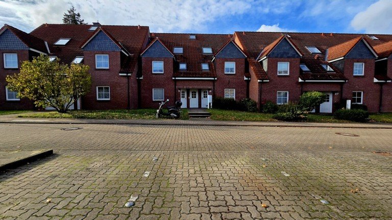 Au�enansicht M�lln Wohnung Attraktive Eigentumswohnung: vermietete 2-Zimmer Erdgeschosswohnung in zentraler Lage von M�lln provisionsfrei zu verkaufen