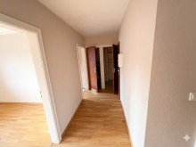 Flur Lichtdurchflutet & einladend: Sonniges Wohnen auf 2,5-Zimmer mit Balkon und Garage